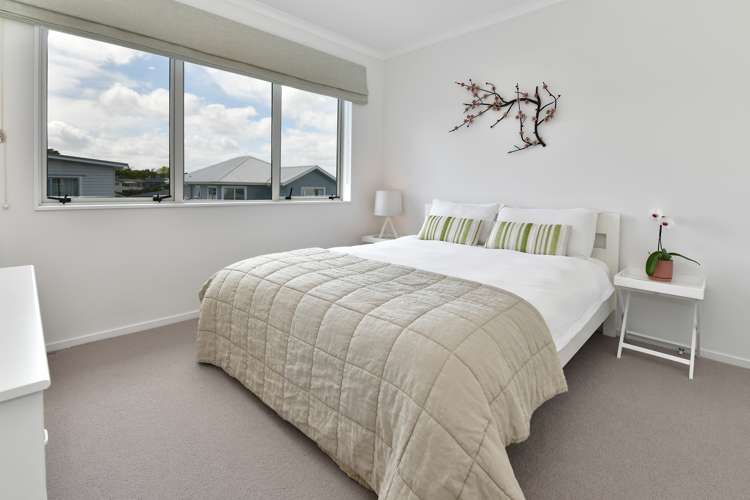 6 Onekura Street Red Beach_11