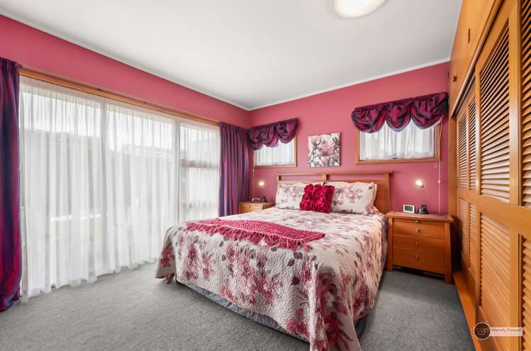 37 Kebbell Grove Epuni_10