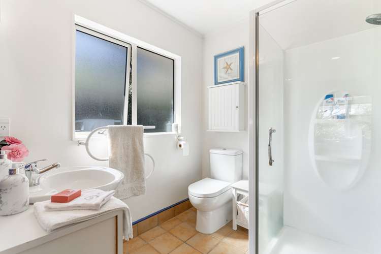 23 Woodfern Crescent Titirangi_13