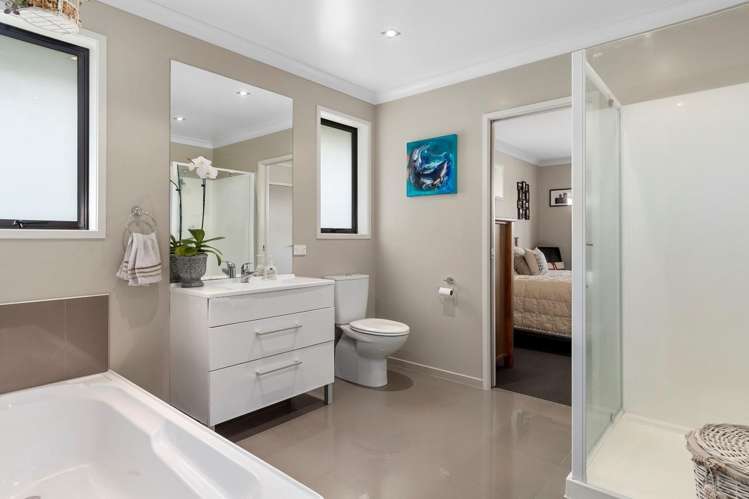 302 Carmichael Road Brookfield_3