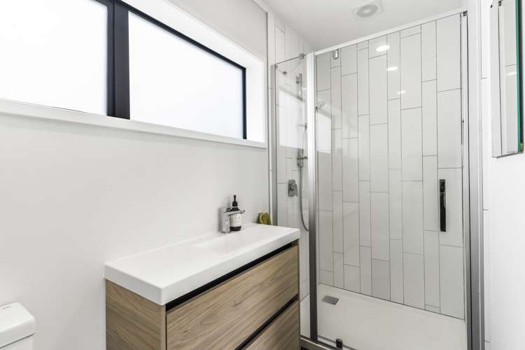 2/65 Arran Road Browns Bay_15