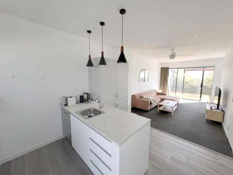 14/6 Oswald Crescent Paparangi_3