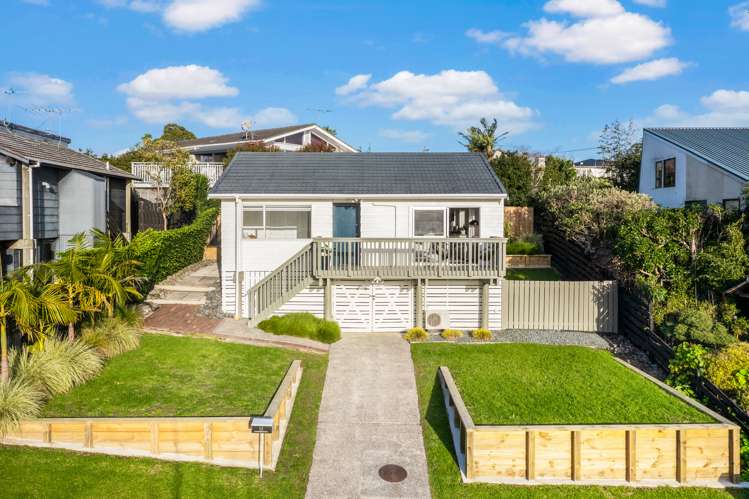 2/6 Oruamo Place Beach Haven_17