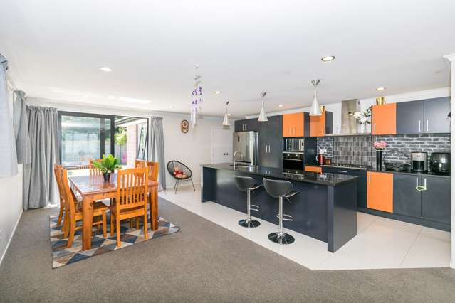 11 Cabourne Drive Glenview_4