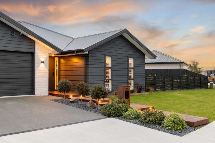 13 Stackwood Avenue Woodend_21