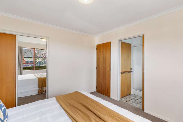 49 Pages Road Marchwiel_9