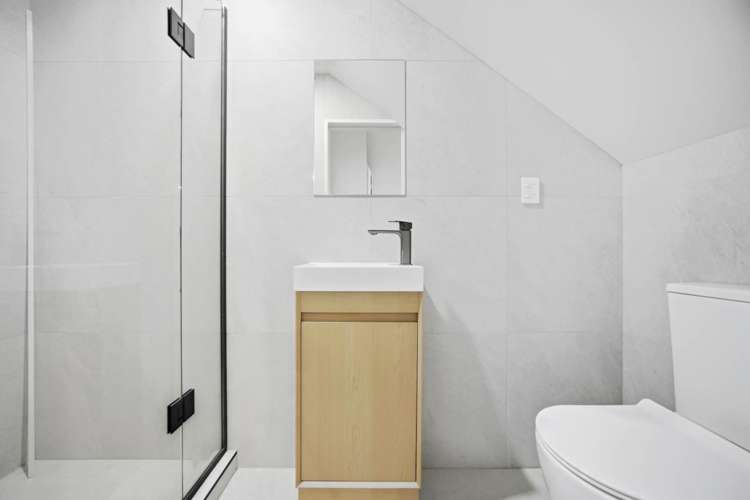 2/1 Montana Avenue Murrays Bay_19