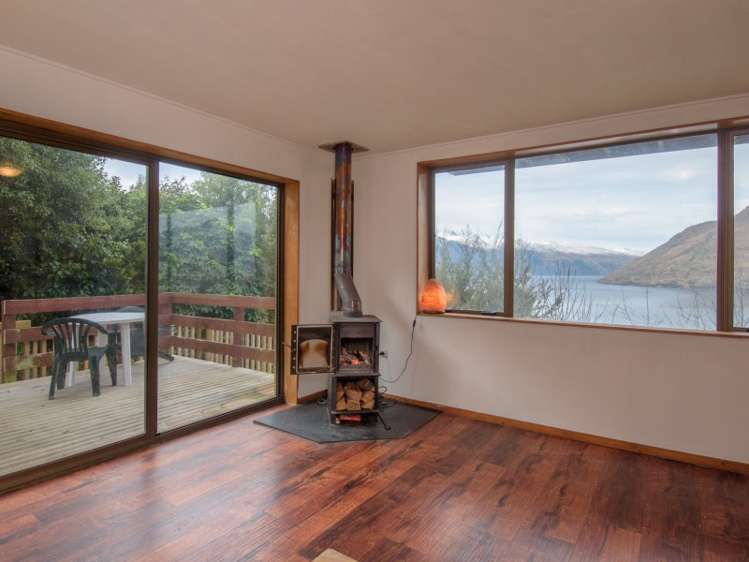 73a Wynyard Crescent Fernhill/Sunshine Bay_0