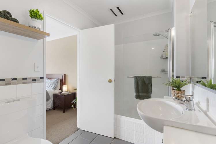 74/1 Ambrico Place New Lynn_7