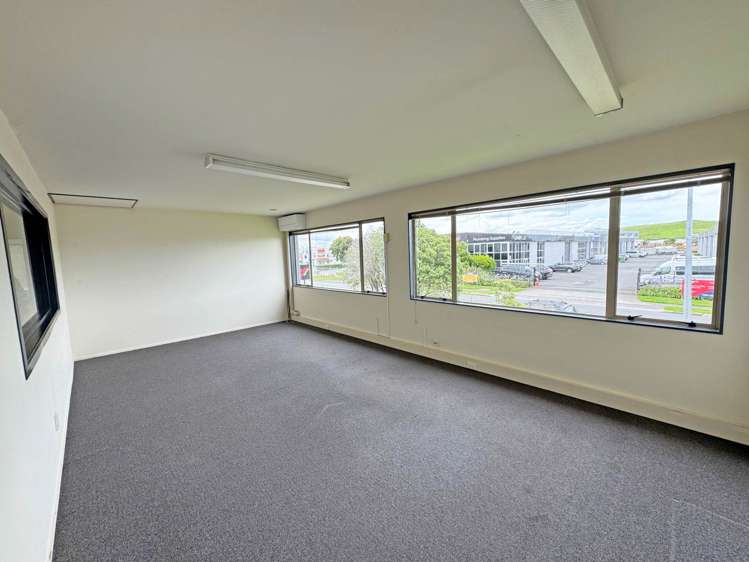 Unit A/136 Cryers Road East Tamaki_10