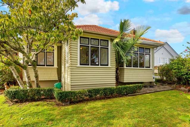 Elevated Full-Site Bungalow - Vendor has gone!