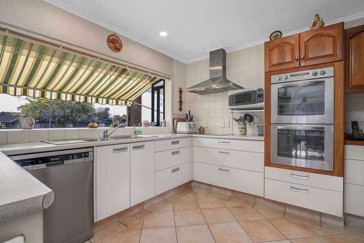 14 Saint Simon Place Botany Downs_5