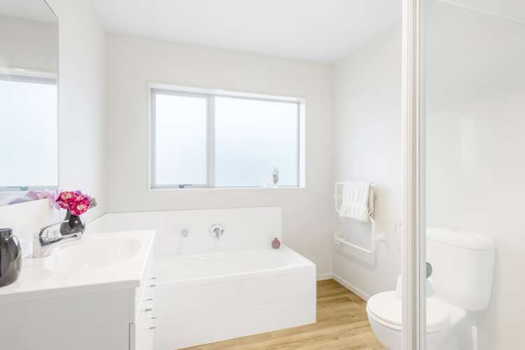 2/1 Clarice Place Takanini_16