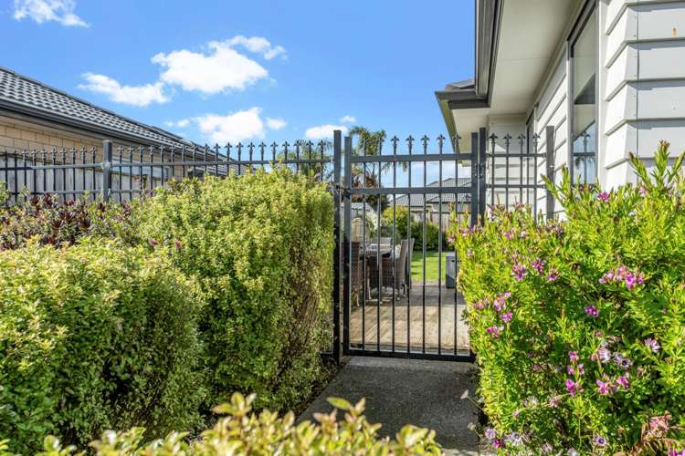 8 Iwinuku Crescent Wattle Downs_20