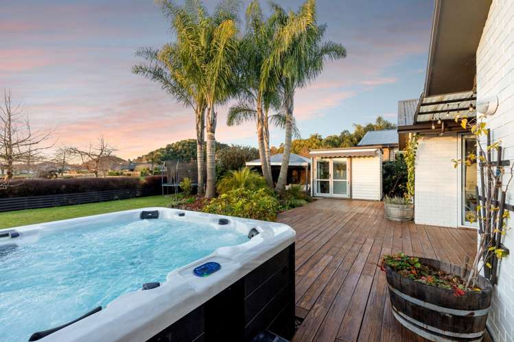 9 Bracken Mews Pyes Pa_19