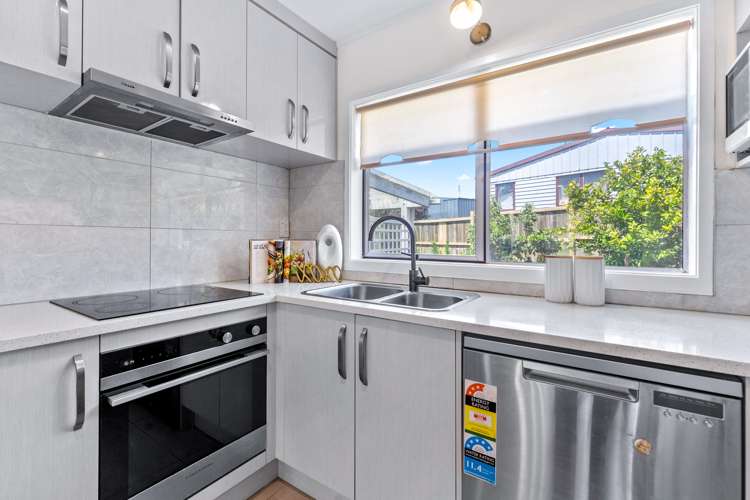 2/7 Cairngorm Place Highland Park_11