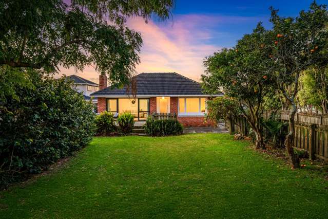 Peninsula Gem with Garden Bliss!