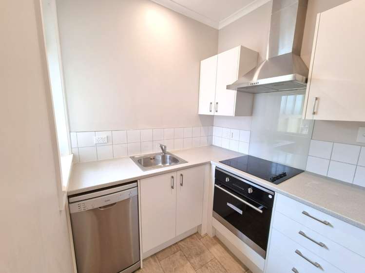 4 Manley Terrace Newtown_5