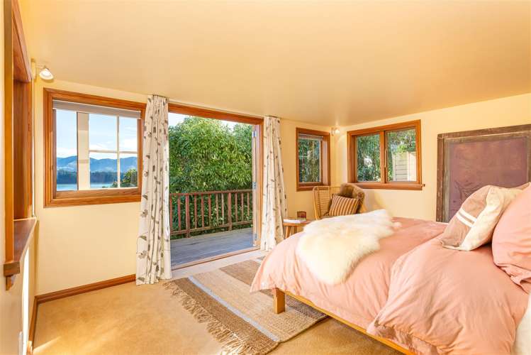 8 Ngaio Lane Charteris Bay_7