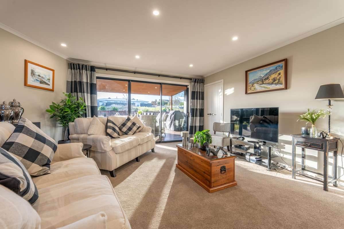 45 Meadowstone Street_3
