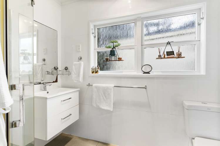 2/17a Kawau Road Greenlane_9