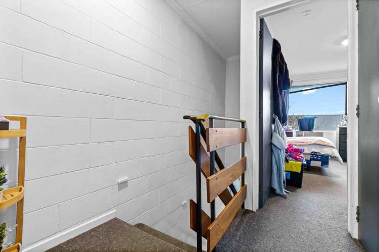 2/214 Crinan Street Appleby_8