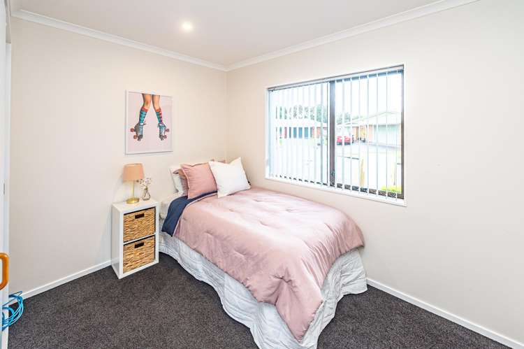 1 Loader Place Tawhero_25