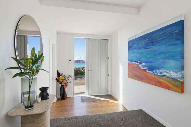 352 Queens Drive Lyall Bay_12