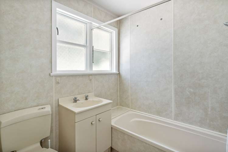 20 Sidlaw Street Strathmore Park_15