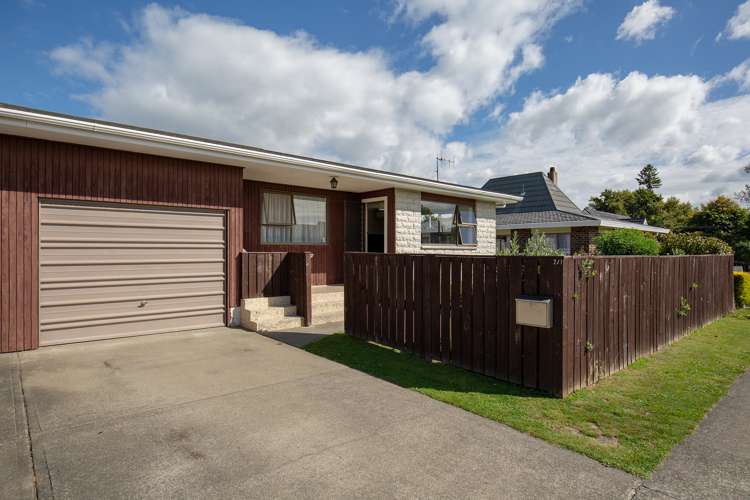 2/1 Byron Place Stoke_1