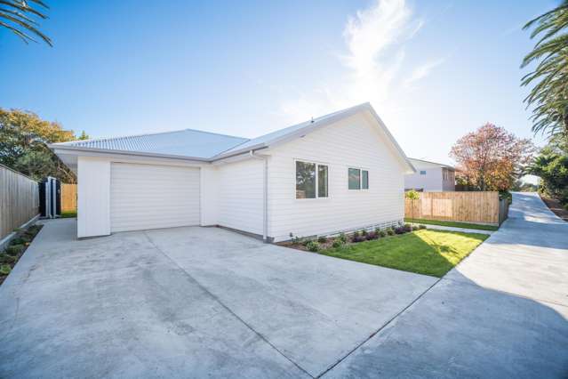 Brand new, stylish, privately positioned!