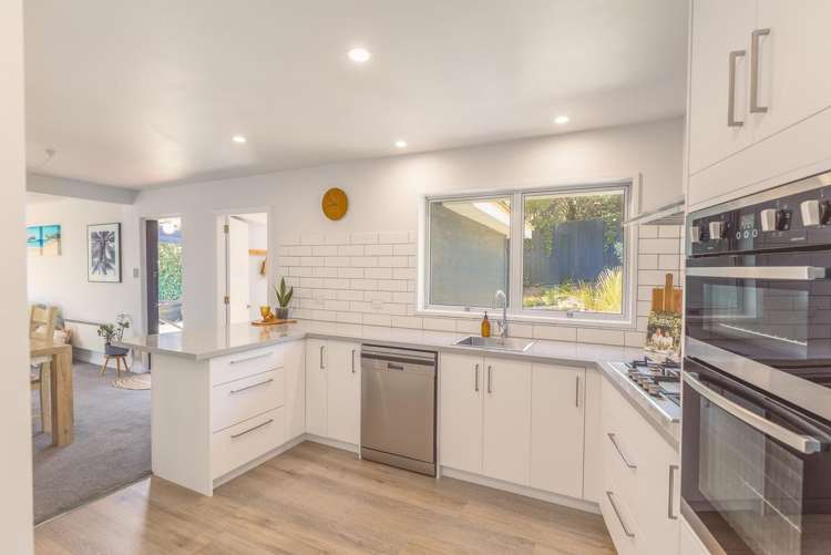 b/199 Rocking Horse Road Southshore_6