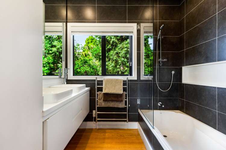 52 Kauri Point Road Laingholm_12