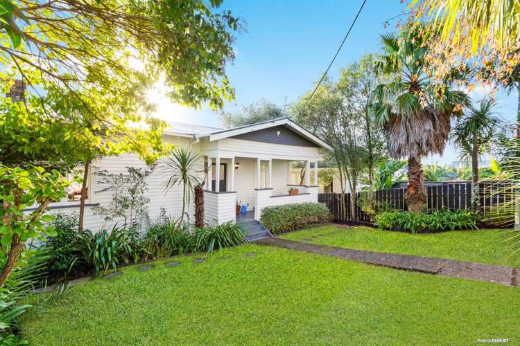 10 Pine Street New Lynn_11