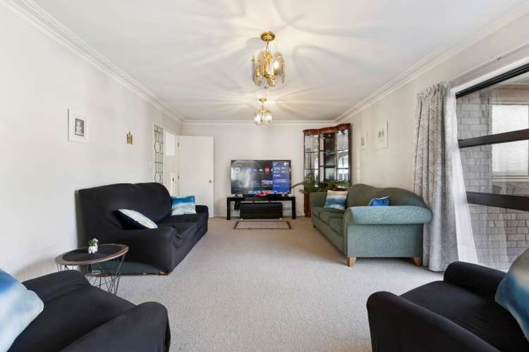 84 Mirrabooka Avenue Botany Downs_7