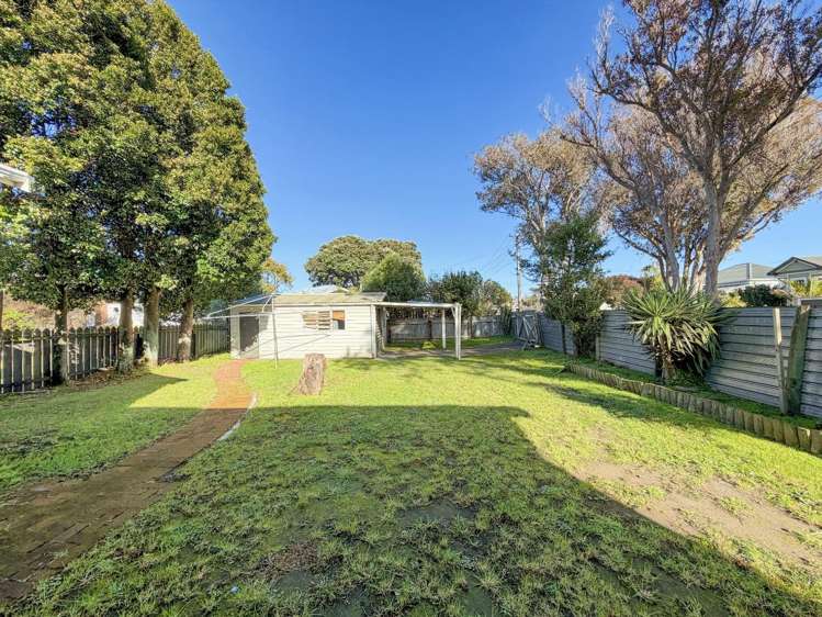 69 Carlton Avenue 1208_18