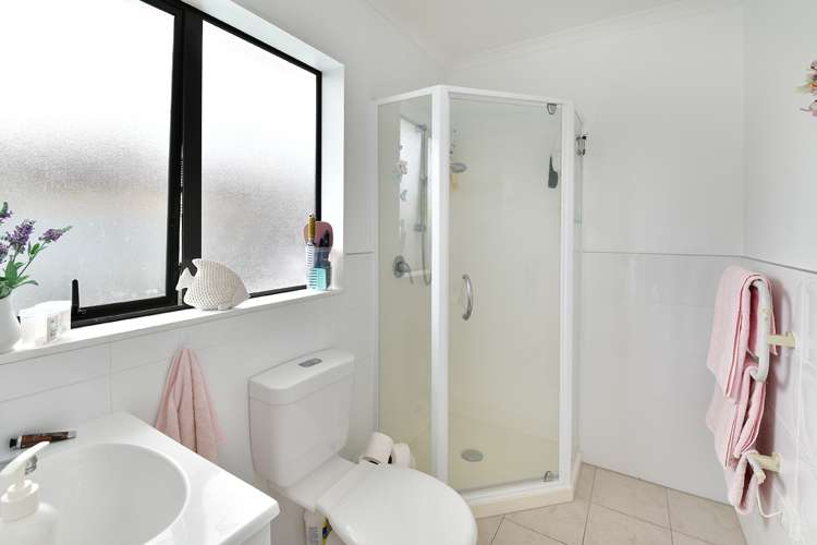 19 Raabia Close Parakai_17