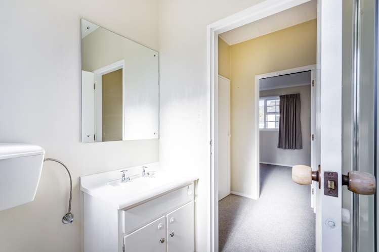 1/9 John Street Trentham_15