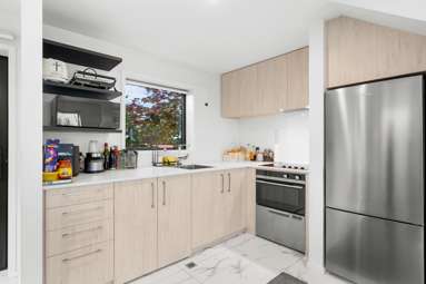 2/35 Chester Street West_3