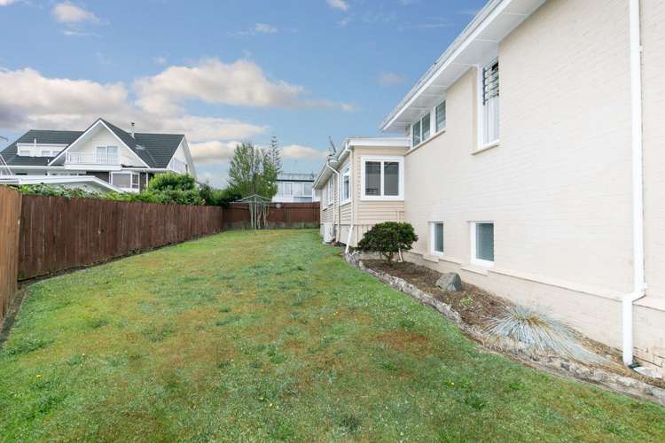 12a Te Aroha Street Hamilton East_15