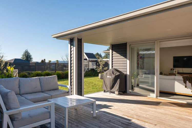 17 Lloyd Crescent Pukehangi_13