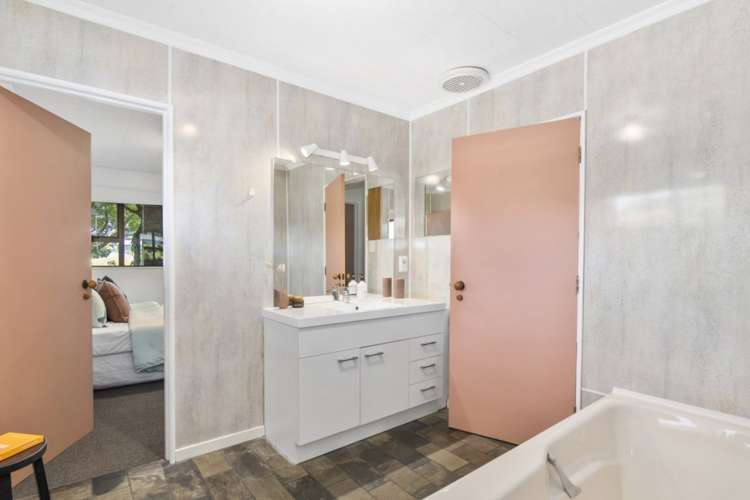 2/62a Tipahi Street Nelson South_12