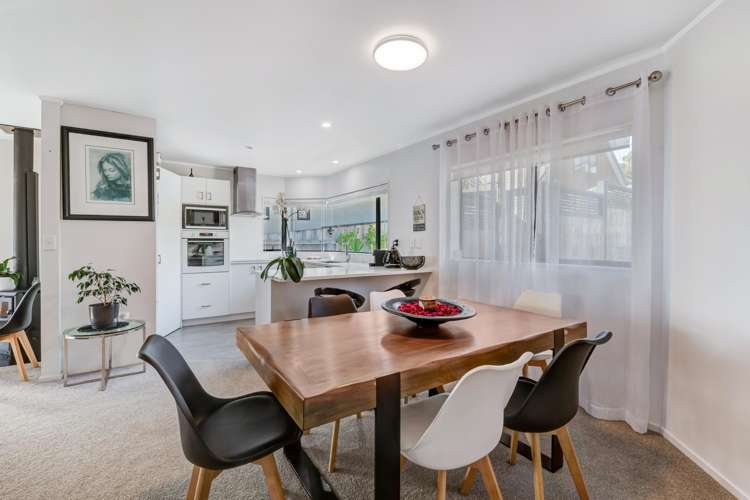 2/12 Sundown Avenue Manly_11