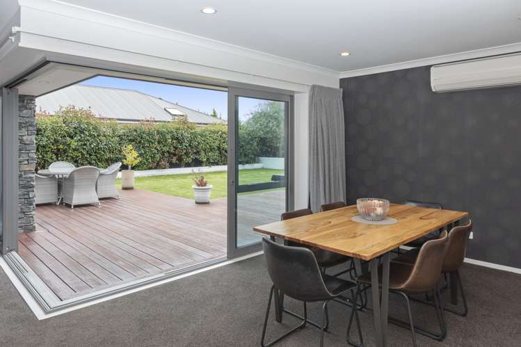 8 Carnaveron Drive Lincoln_8