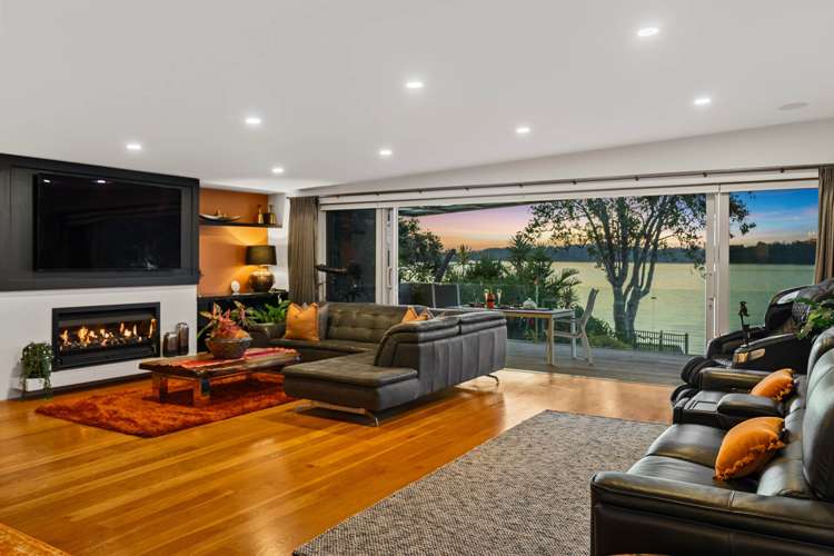 90 The Terrace Herald Island_10