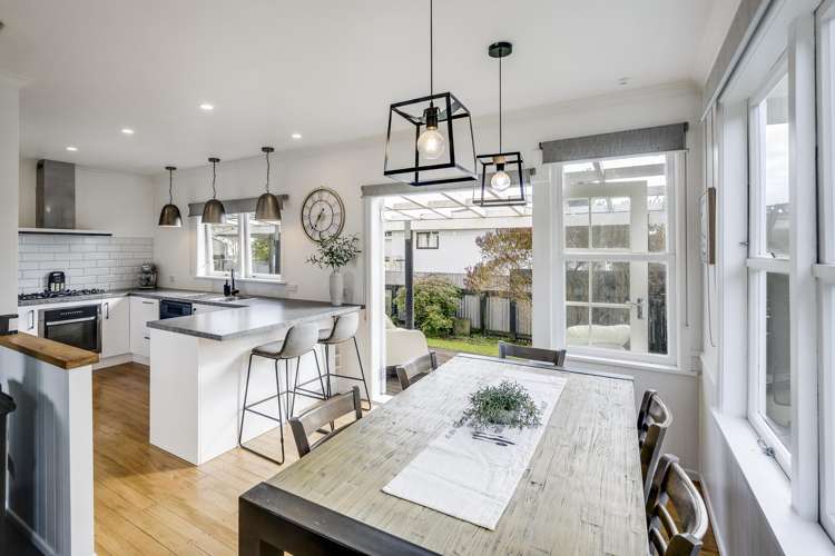 1214 Willowpark Road North_5