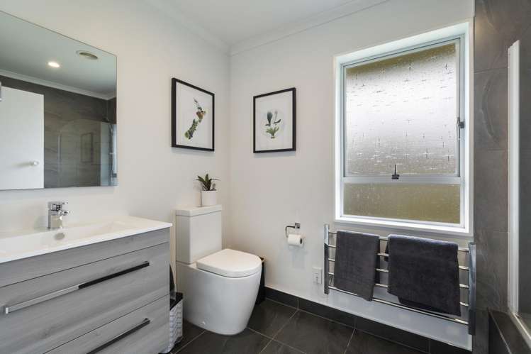 10 Suffolk Crescent Feilding_15