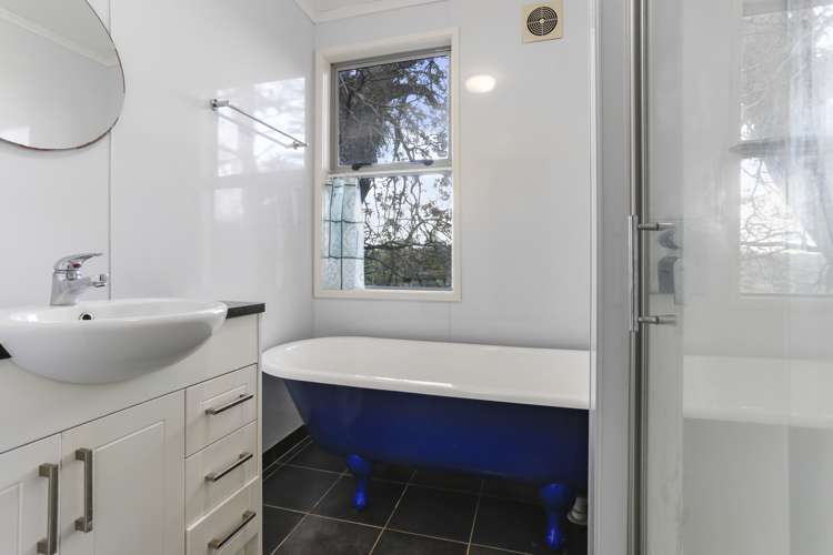 8 Rimu Road Oratia_16