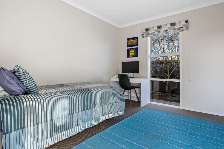 7 Barnsley Crescent West Melton_11