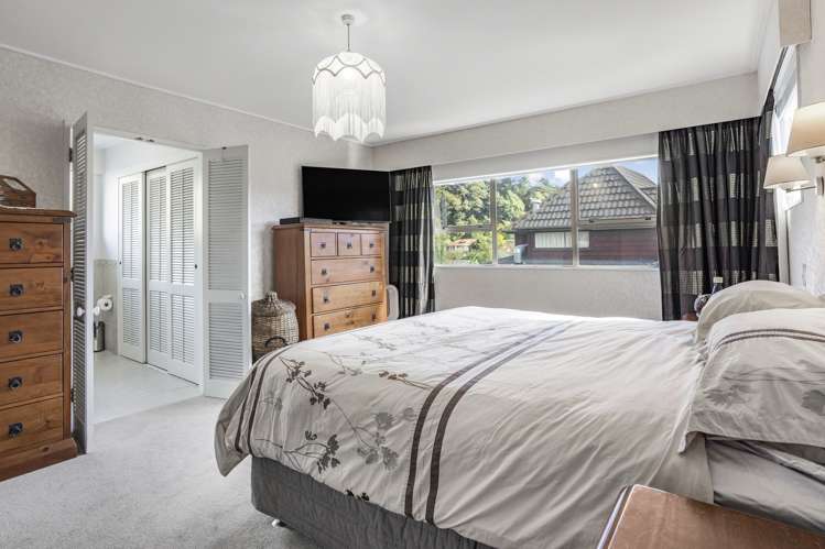 52 Mcenroe Grove Naenae_13